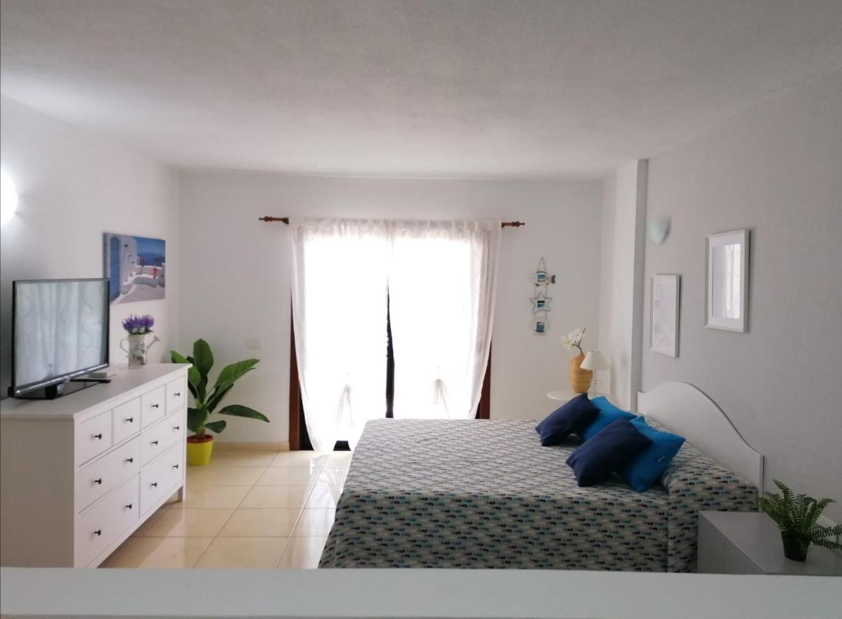 Large Studio Apartment With Lovely Terrace And Wifi 로스크리스티아노스 외부 사진